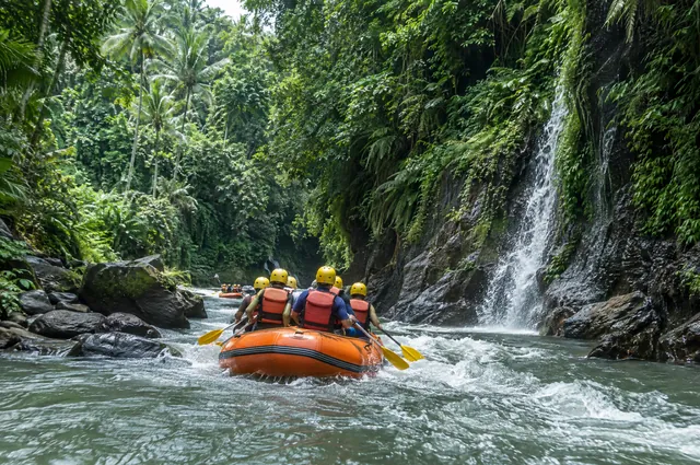 Raft na rieke v zelenom kaňone pri Ubude