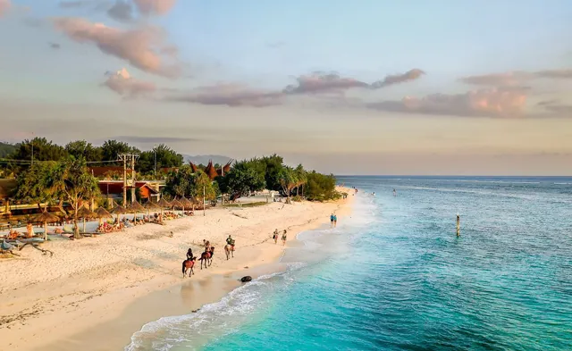 Gili beach at sunset