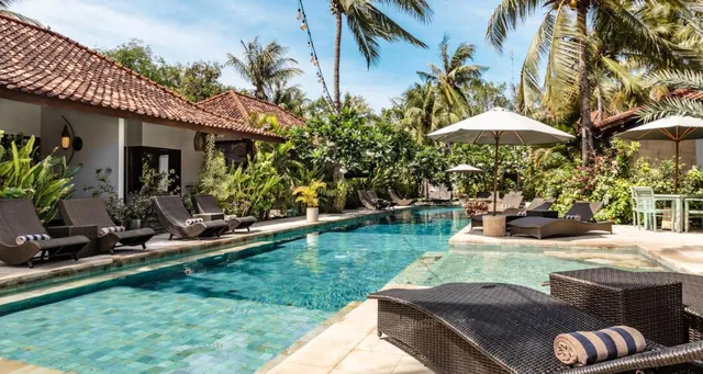 Bazén v rezorte na Gili Trawangan